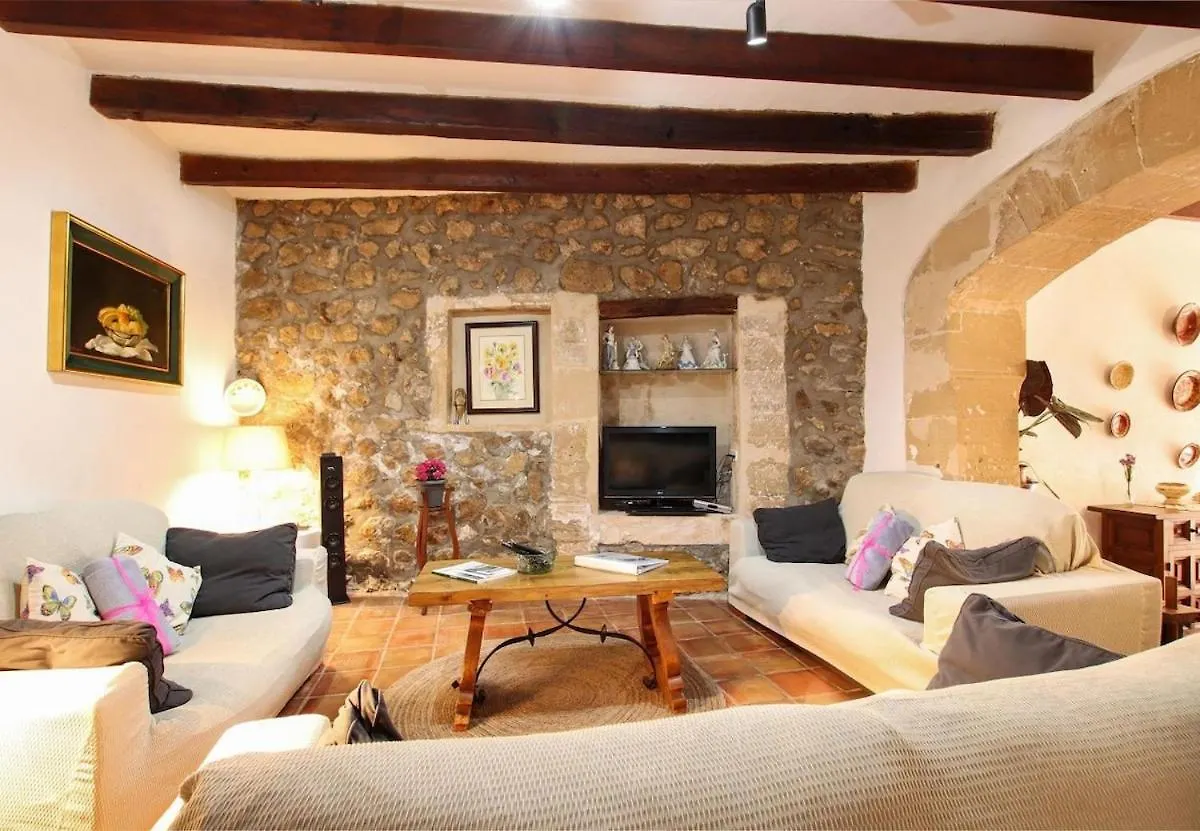 度假居 Traditional 3-Bedroom Semi-Detached House With Pool Located In The Historic Pollensa Town Center By Renthousing 西班牙