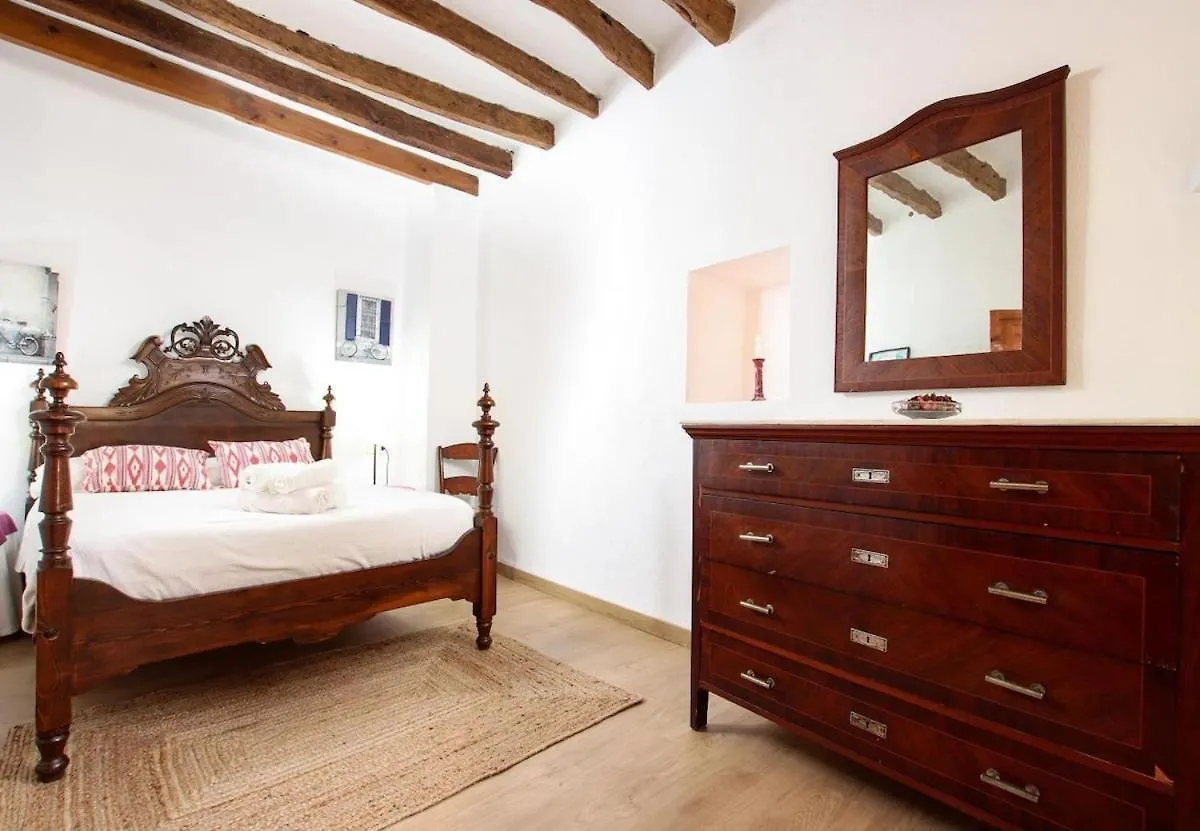 度假居 Traditional 3-Bedroom Semi-Detached House With Pool Located In The Historic Pollensa Town Center By Renthousing