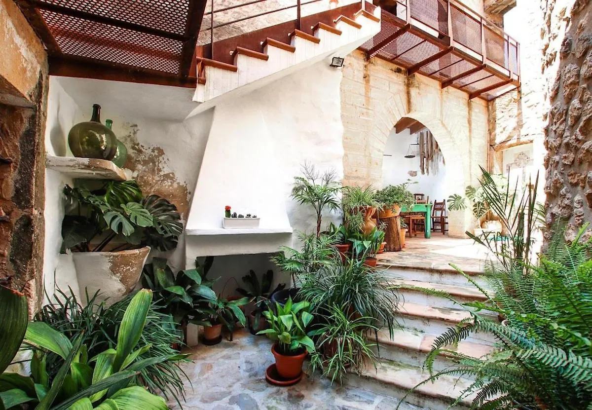 度假居 Traditional 3-Bedroom Semi-Detached House With Pool Located In The Historic Pollensa Town Center By Renthousing 西班牙