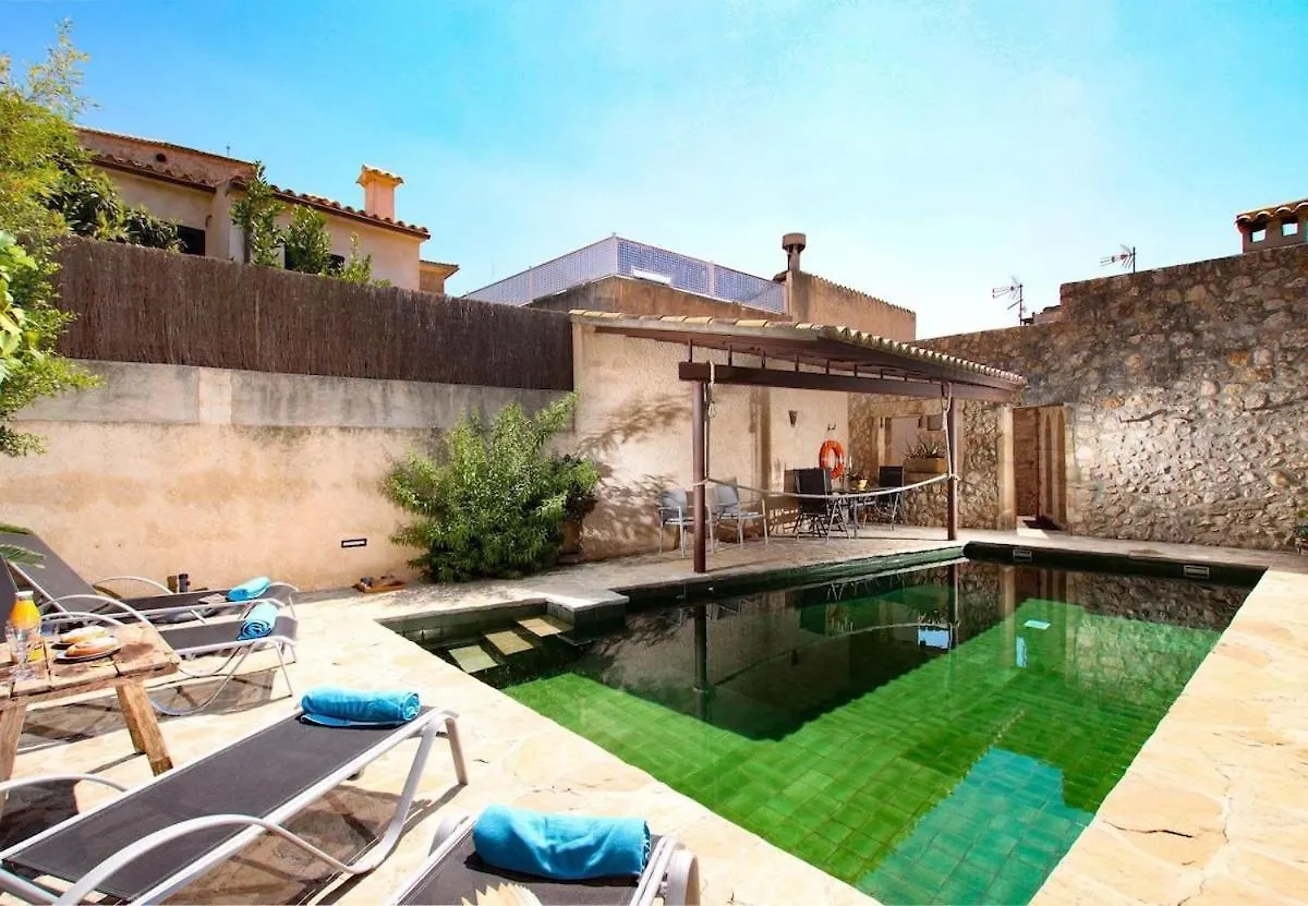 Holiday home Traditional 3-Bedroom Semi-Detached House With Pool Located In The Historic Pollensa Town Center By Renthousing